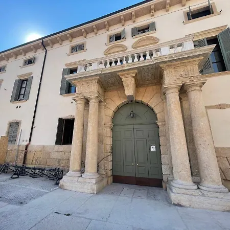 Antiche Colonne Verona